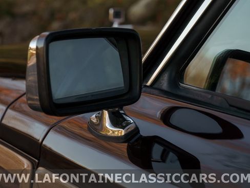 Used 1991 Jeep Grand Wagoneer Base image 35