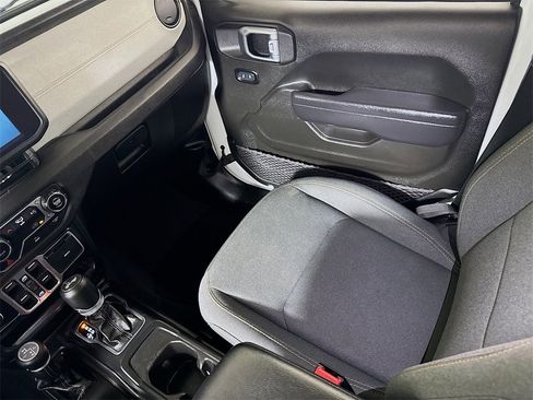 Used 2024 Jeep Wrangler Sport S image 19