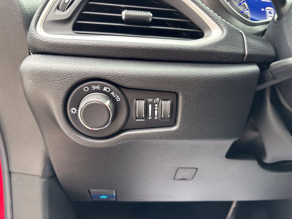 New 2027 Chrysler Pacifica Select FWD image 35
