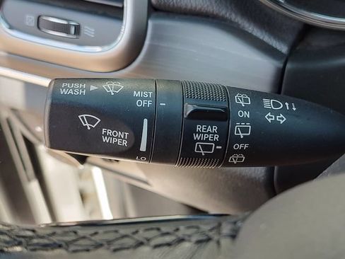Used 2022 Jeep Grand Cherokee Limited AWD/4WD image 23