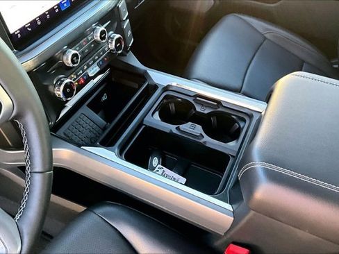 Used 2025 Ford F250 Lariat w/ Chrome Package image 19