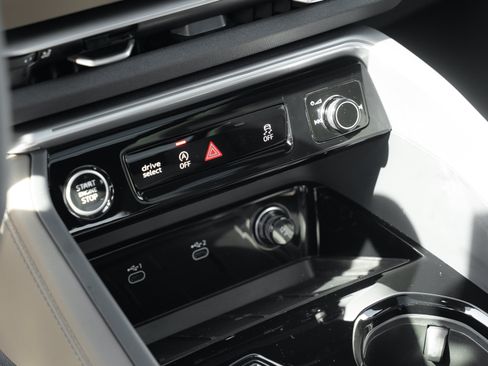 Certified 2025 Audi Q5 Premium w/ Premium Plus AWD/4WD image 14