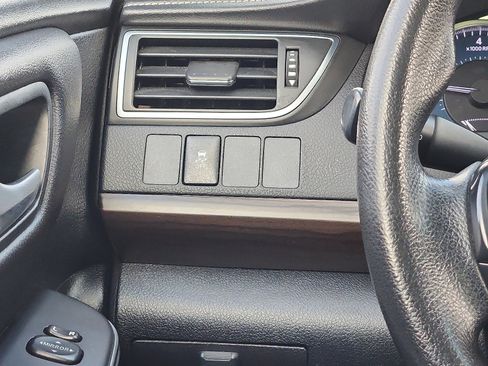 Used 2017 Toyota Camry LE image 13