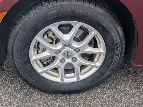 Used 2021 Chrysler Voyager Lxi image 10