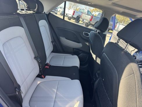 Used 2024 Hyundai Venue SEL image 30
