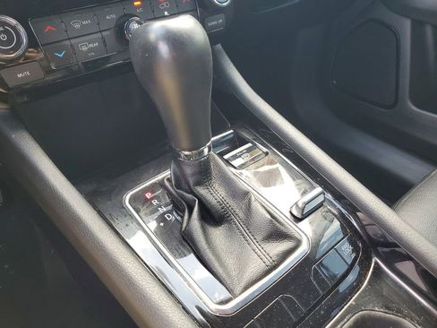 Used 2022 Jeep Compass Limited image 17