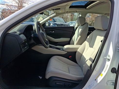 Certified 2023 Honda Accord EX image 13