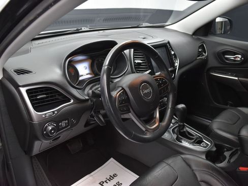 Used 2019 Jeep Cherokee Limited AWD/4WD image 14