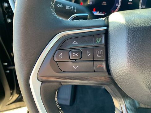 Used 2025 Jeep Grand Cherokee Laredo X w/ Luxury Tech Group I image 22