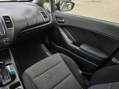 Used 2017 Kia Forte S FWD image 17
