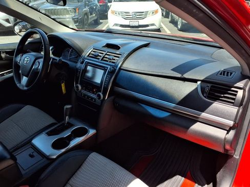 Used 2014 Toyota Camry SE FWD image 23