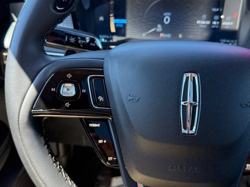 Used 2023 Lincoln Corsair AWD w/ Equipment Group 101A image 15