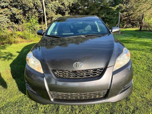 Used 2009 Toyota Matrix w/ PWR Pkg FWD image 2