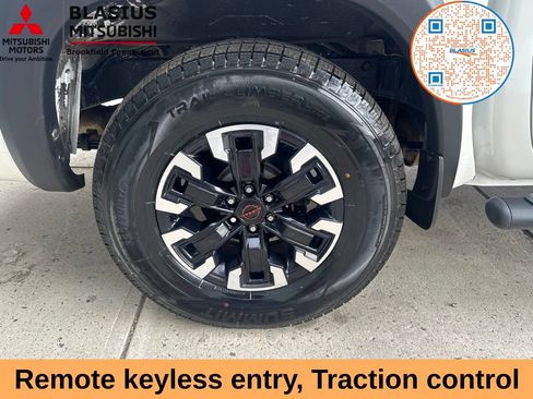 Used 2022 Nissan Frontier PRO-4X AWD/4WD image 9