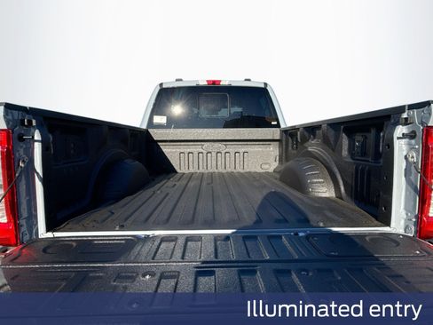 New 2026 Ford F250 Lariat w/ Black Appearance Package image 33