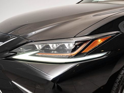 Used 2019 Lexus ES 300h FWD image 15
