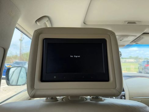 Used 2014 INFINITI QX80 2WD w/ Deluxe Touring Package image 19