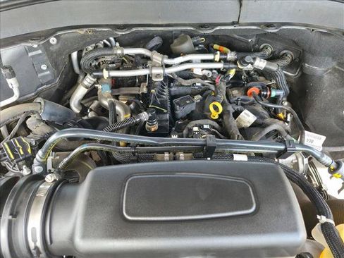 Used 2021 Ford Explorer XLT w/ Equipment Group 202A RWD image 21