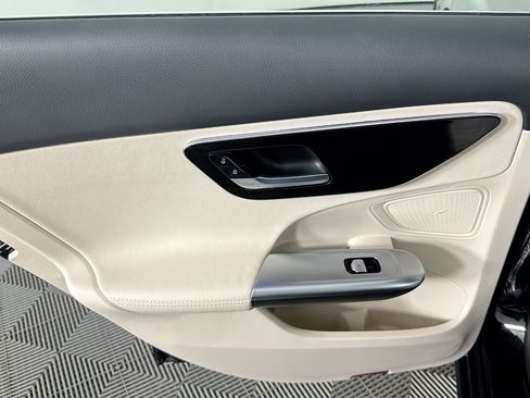 Used 2025 Mercedes-Benz C 300 Sedan image 23