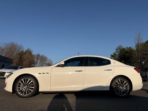 Used 2018 Maserati Ghibli image 2