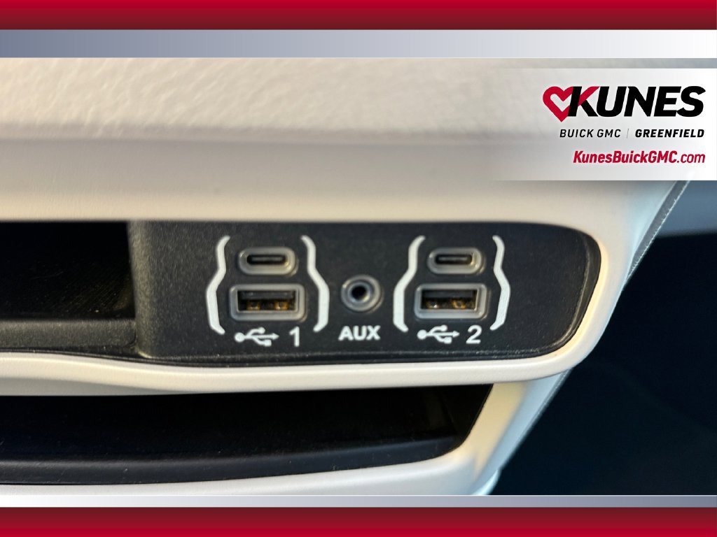 Used 2024 Chrysler Pacifica Touring-L FWD image 35