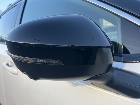New 2026 Nissan Kicks SR w/ Cold Weather Package AWD/4WD image 10
