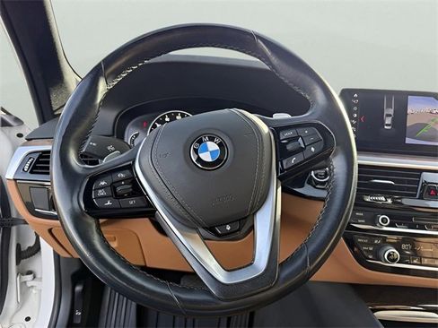 Used 2019 BMW 540i xDrive image 9