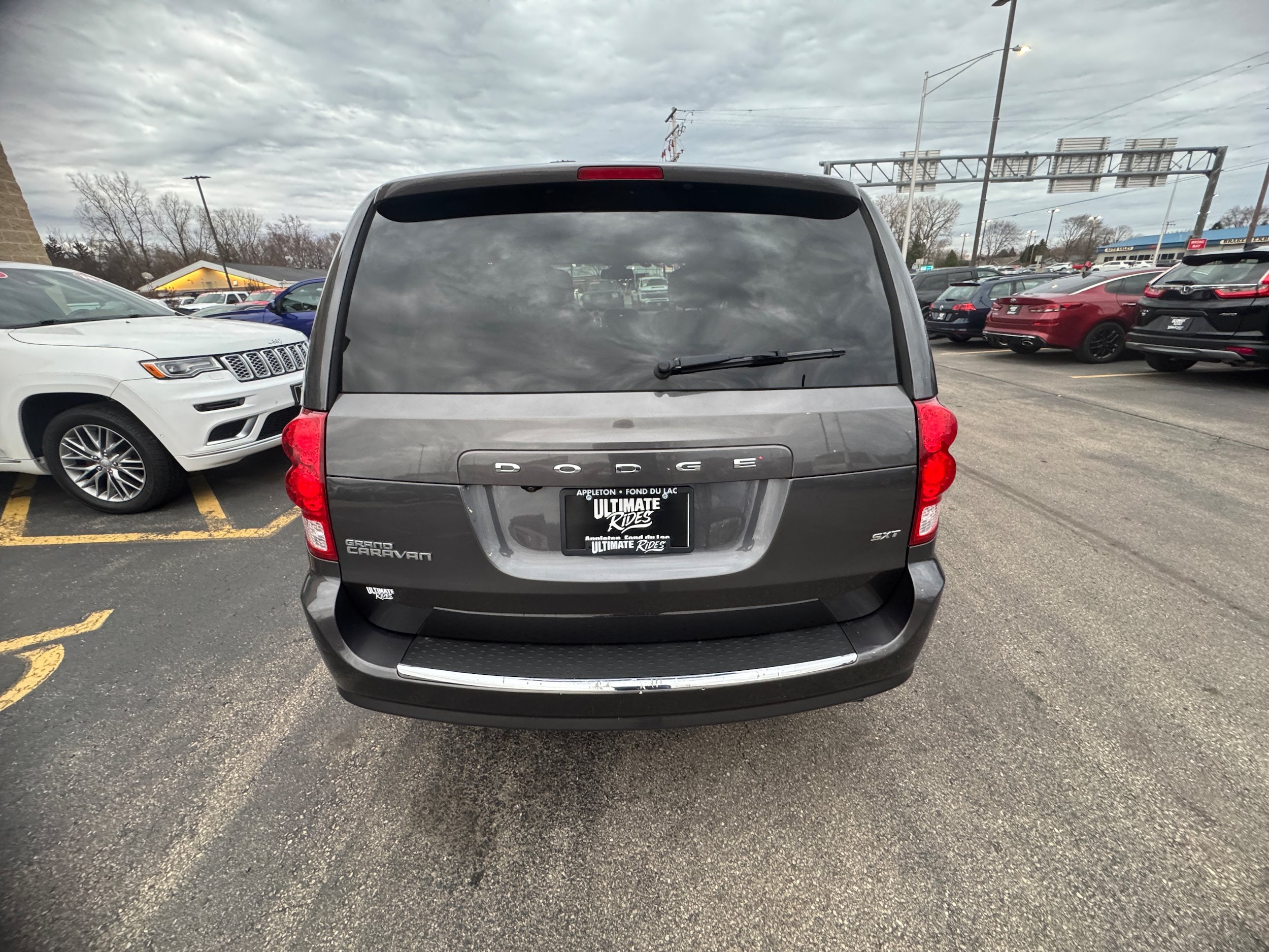 Used 2020 Dodge Grand Caravan SXT FWD image 4