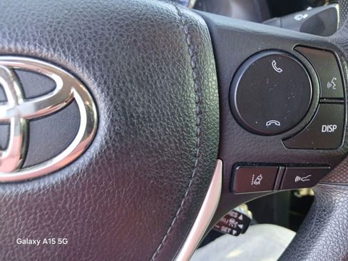 Used 2018 Toyota Corolla LE image 28