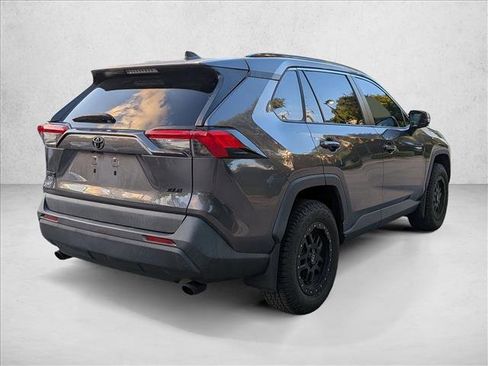 Used 2020 Toyota RAV4 XLE FWD image 5