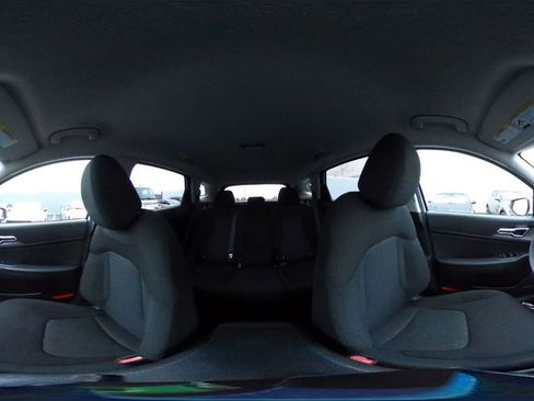 Used 2025 Kia Sportage LX image 41