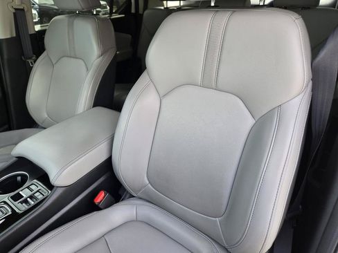 Used 2023 Honda Pilot Touring image 15