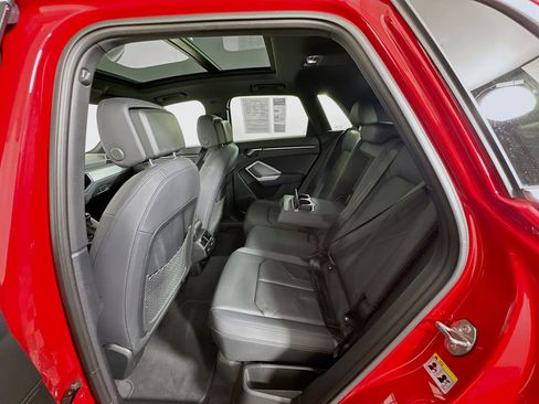 Used 2024 Audi Q3 2.0T Premium image 27