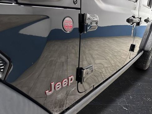 Used 2024 Jeep Gladiator Rubicon w/ Technology Group image 36