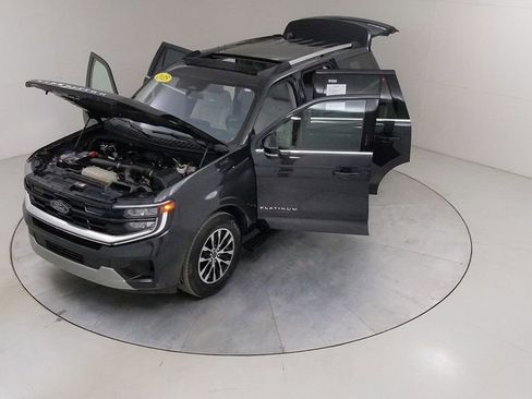 Certified 2025 Ford Expedition Platinum image 47
