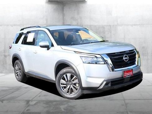 Certified 2025 Nissan Pathfinder SV AWD/4WD image 2