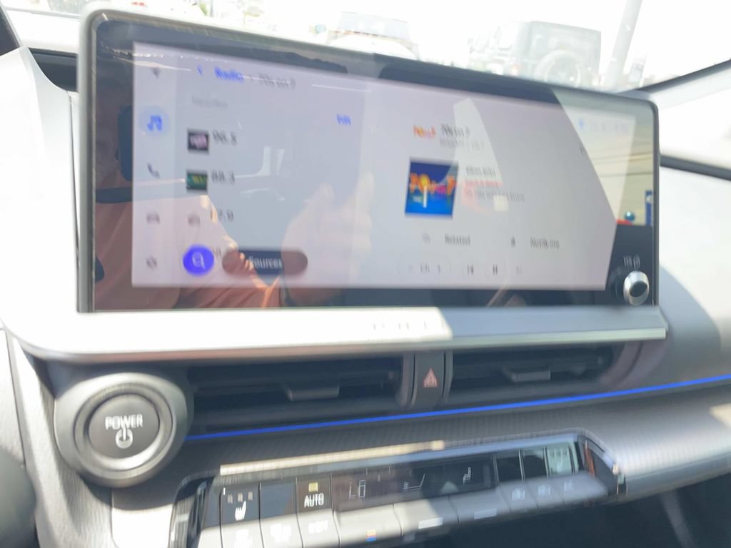 Used 2024 Toyota Prius XLE FWD image 36