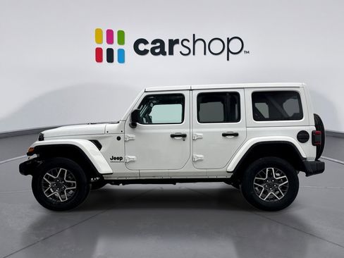 Used 2025 Jeep Wrangler Unlimited Sahara image 2
