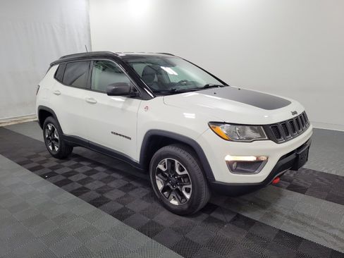Used 2017 Jeep Compass Trailhawk w/ Popular Equipment Group AWD/4WD image 11