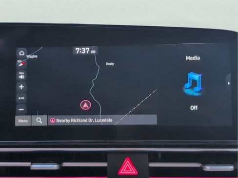 Used 2023 Hyundai Elantra Limited image 23