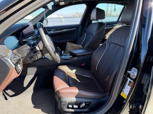 Used 2021 BMW 540i w/ Premium Package RWD image 5
