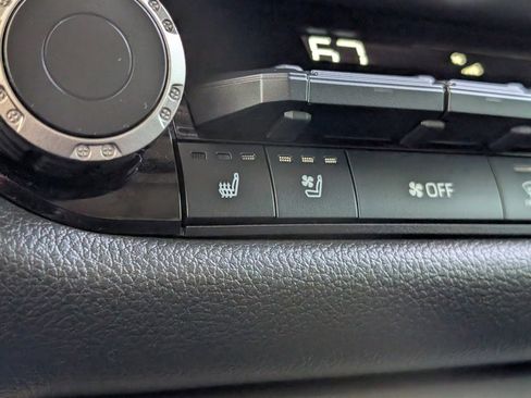 Used 2024 Toyota Tundra Limited image 16