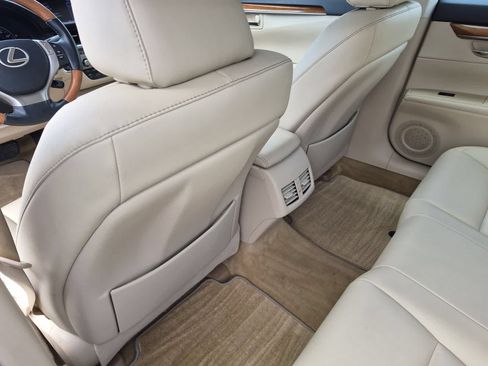 Used 2013 Lexus ES 300h w/ Premium Pkg FWD image 18