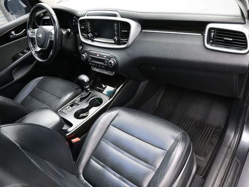 Used 2020 Kia Sorento EX FWD image 17