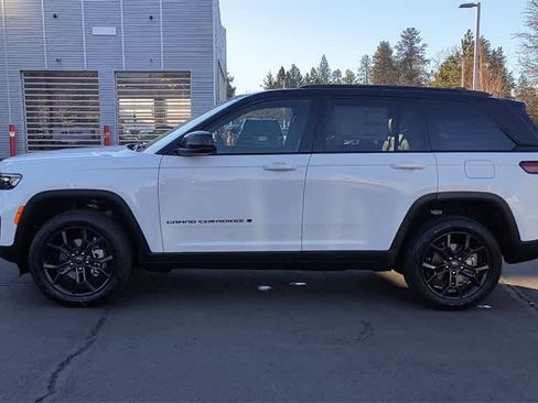 New 2025 Jeep Grand Cherokee Limited image 5
