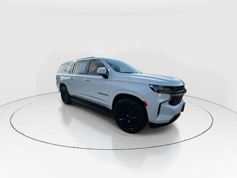 Used 2022 Chevrolet Suburban RST w/ Sport Performance Package AWD/4WD image 2