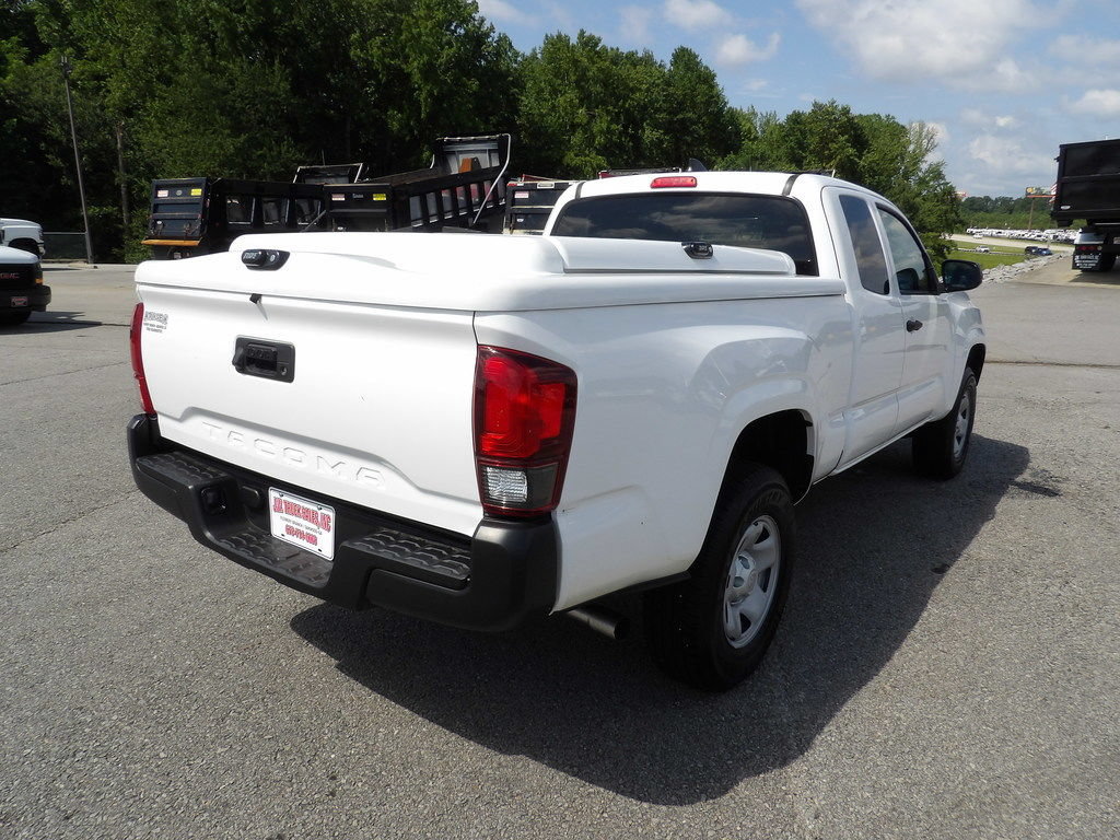Used 2020 Toyota Tacoma SR RWD image 7
