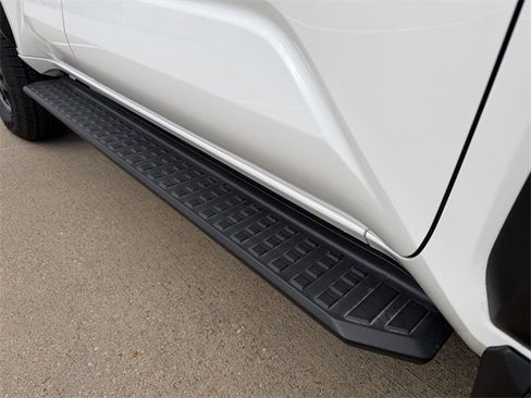 Certified 2025 Toyota 4Runner TRD Off-Road Premium image 10