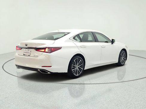Used 2025 Lexus ES 350 w/ Premium Package FWD image 5