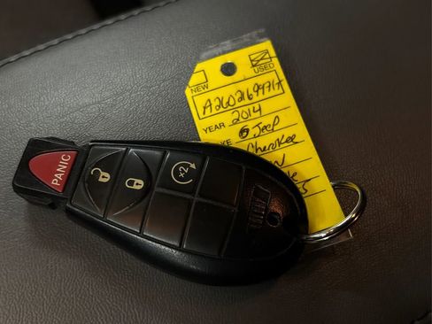 Used 2014 Jeep Cherokee Latitude w/ Cold Weather Group image 26